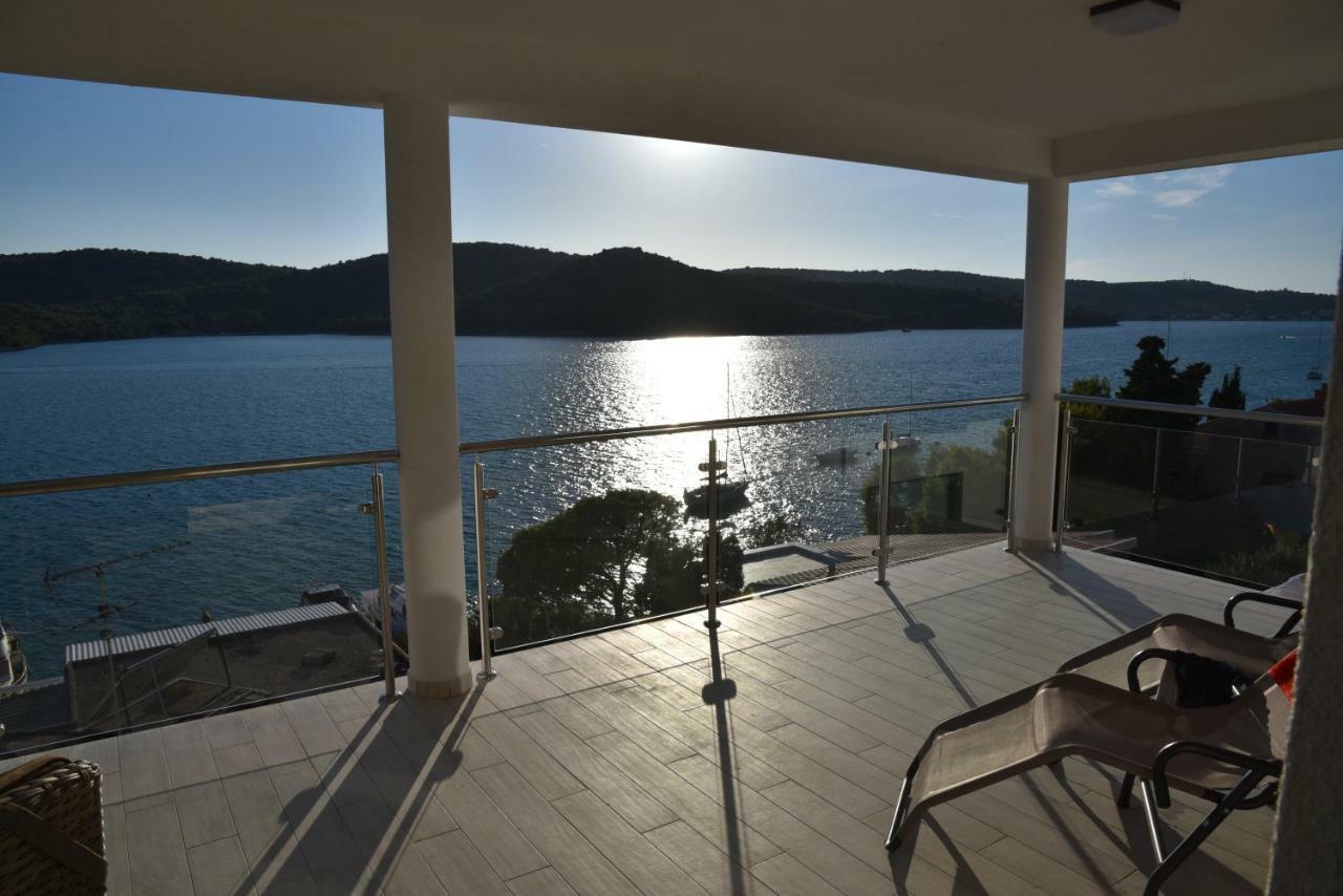Villa Pina Tisno Exteriér fotografie
