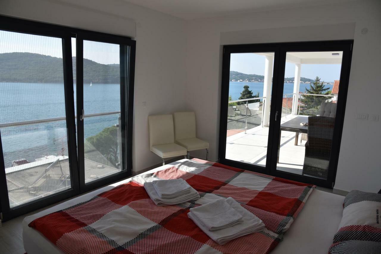 Villa Pina Tisno Exteriér fotografie